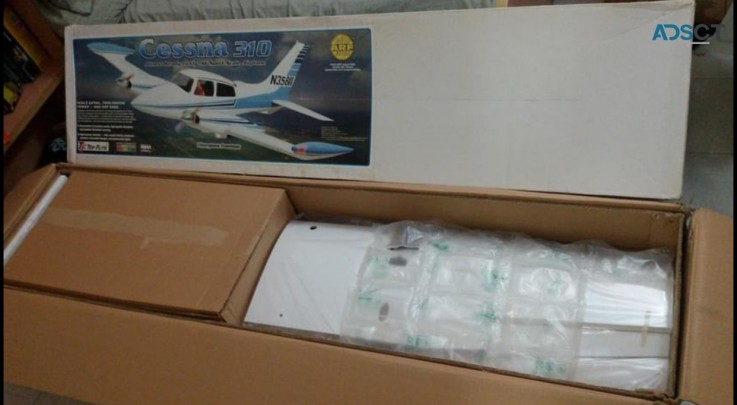 Cessna 310 Top Flite 